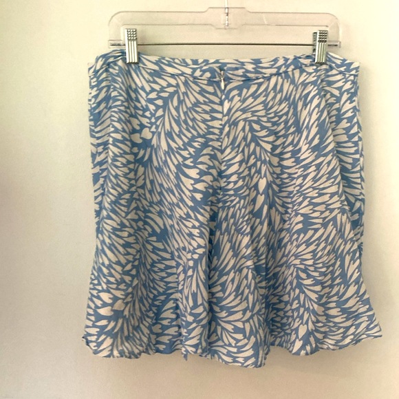 TVF for Diane Von Furstenberg Satin Heart Print Blue Designer Mini Skirt sz L - Picture 2 of 4